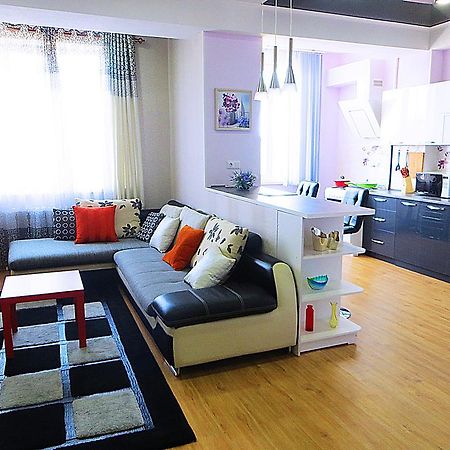 Bishkek Flatlux Apartments Esterno foto