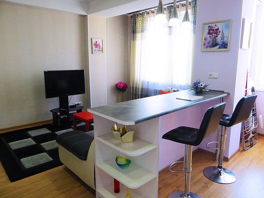Bishkek Flatlux Apartments Esterno foto