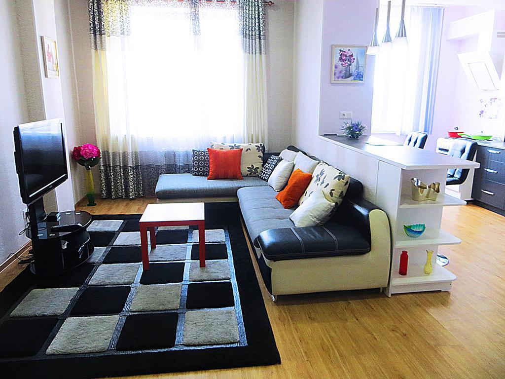 Bishkek Flatlux Apartments Esterno foto